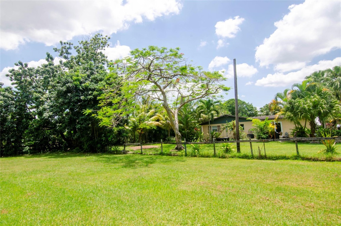 Fla Fruit Land Co Sub 1 - Land