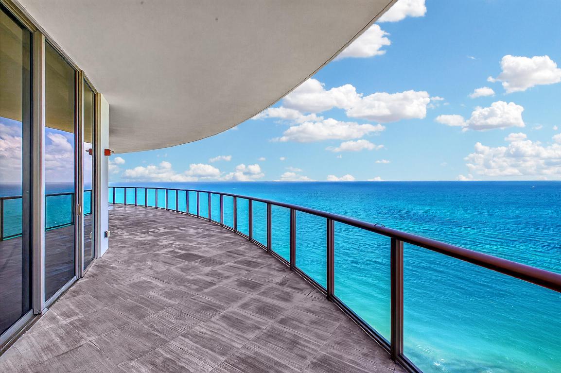 St. Regis Bal Harbour - Residential