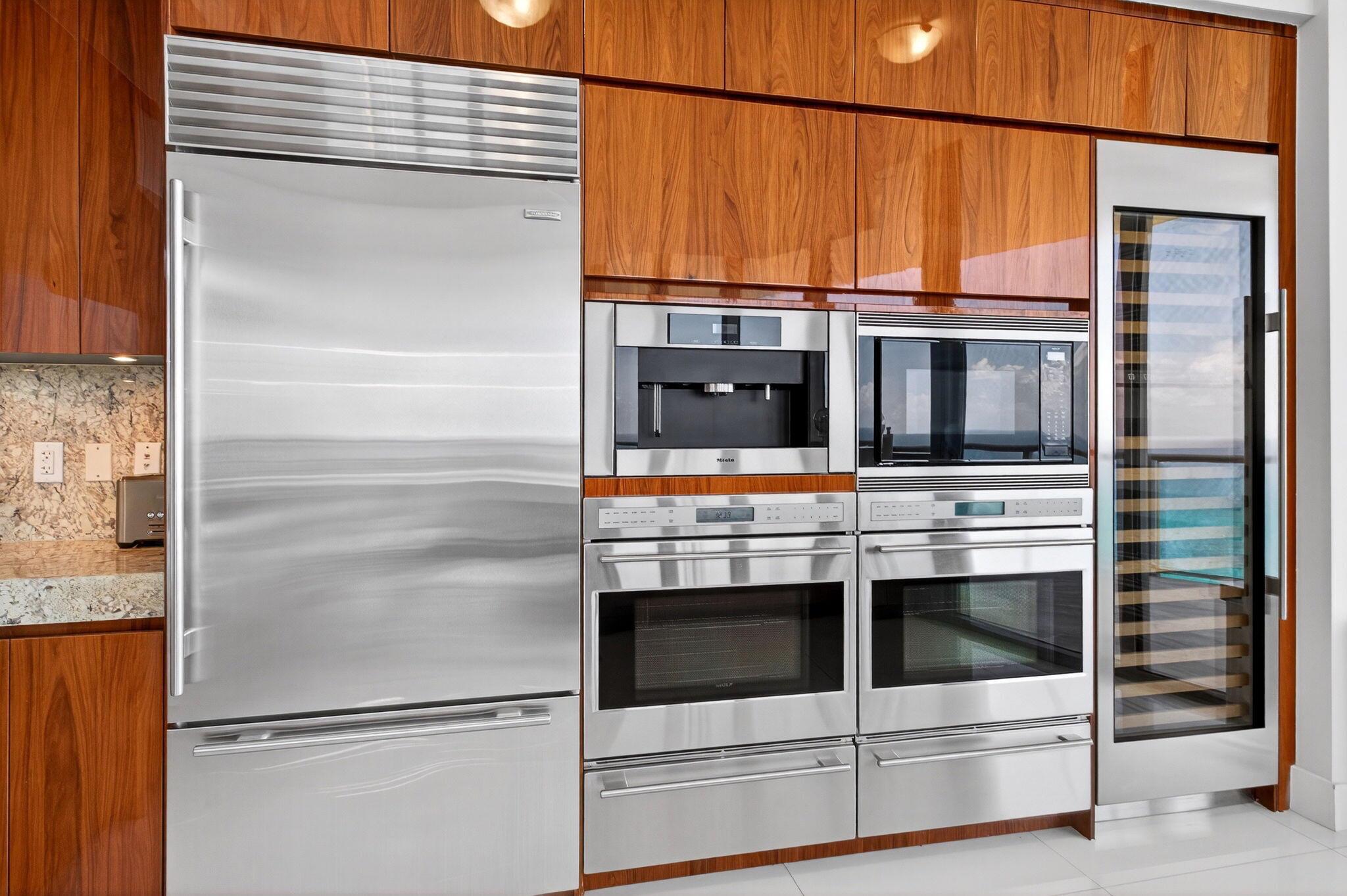 St. Regis Bal Harbour - Residential