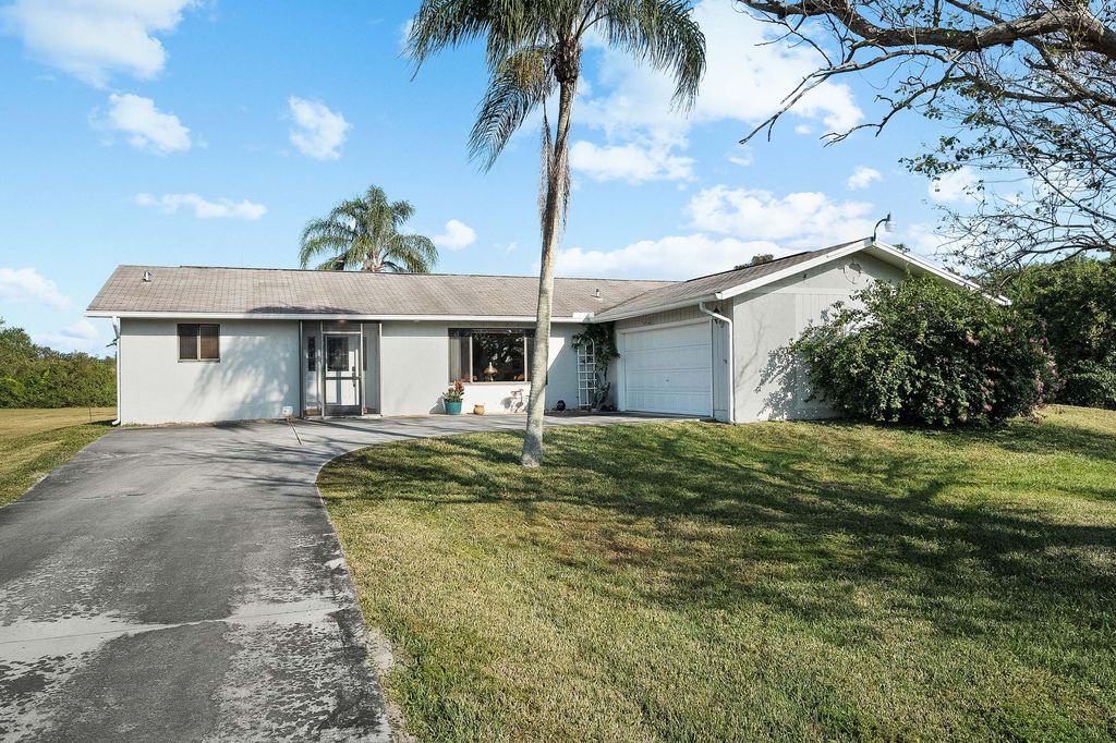 Photo of 6259 SE Ault Avenue, Stuart, FL 34994 (MLS # R11063890)