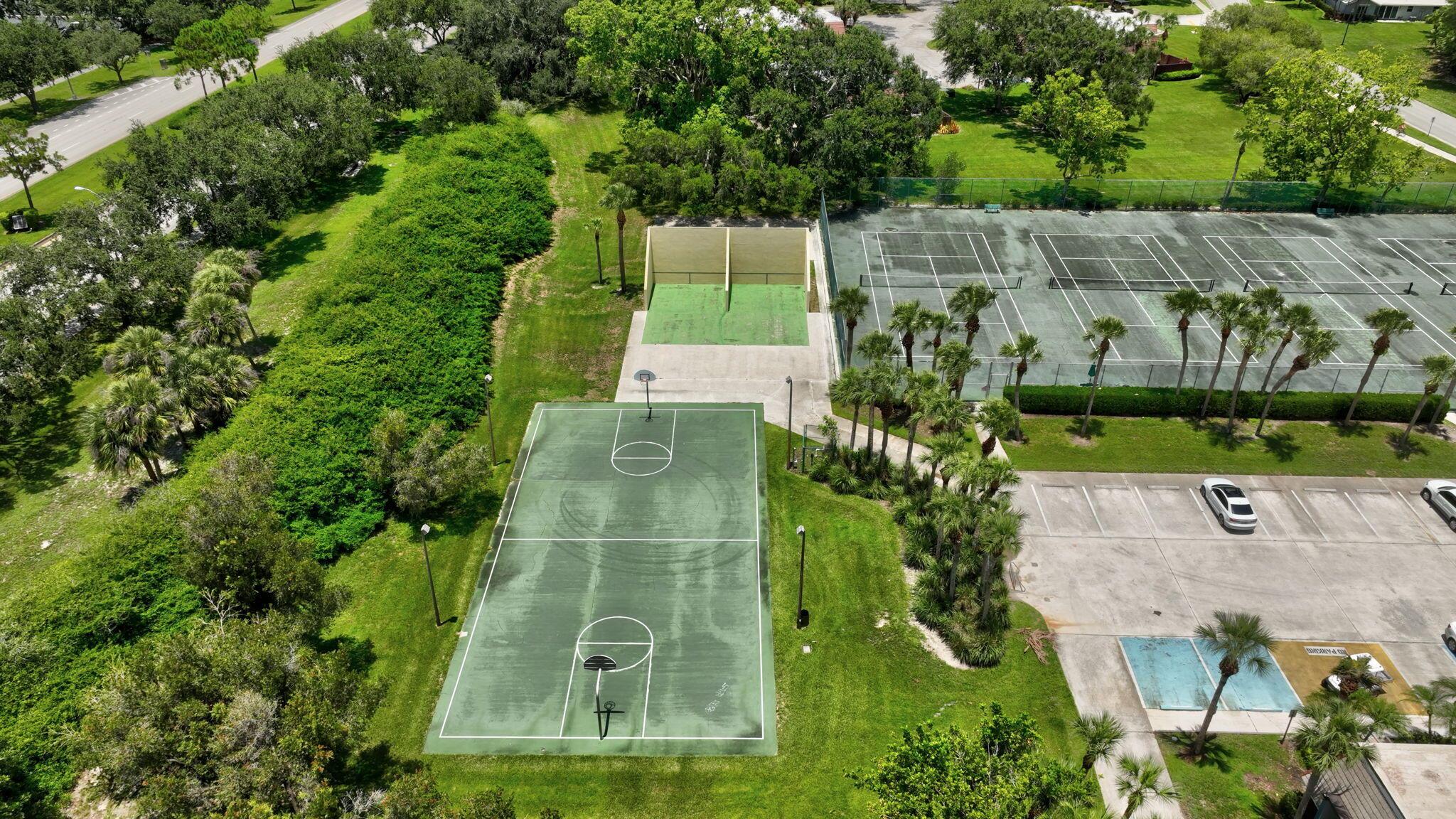 SUNSET TRACE AT MARTIN DO - Residential