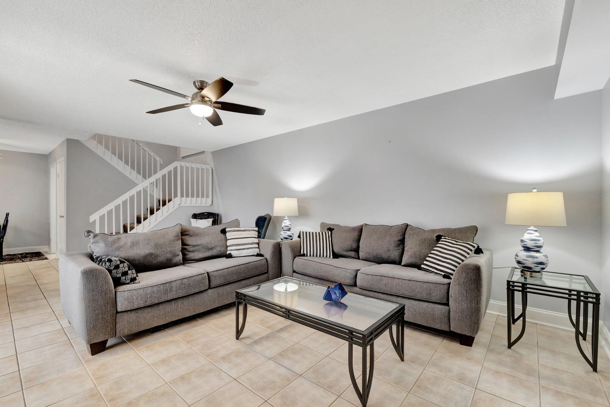 SUNSET TRACE AT MARTIN DO - Residential