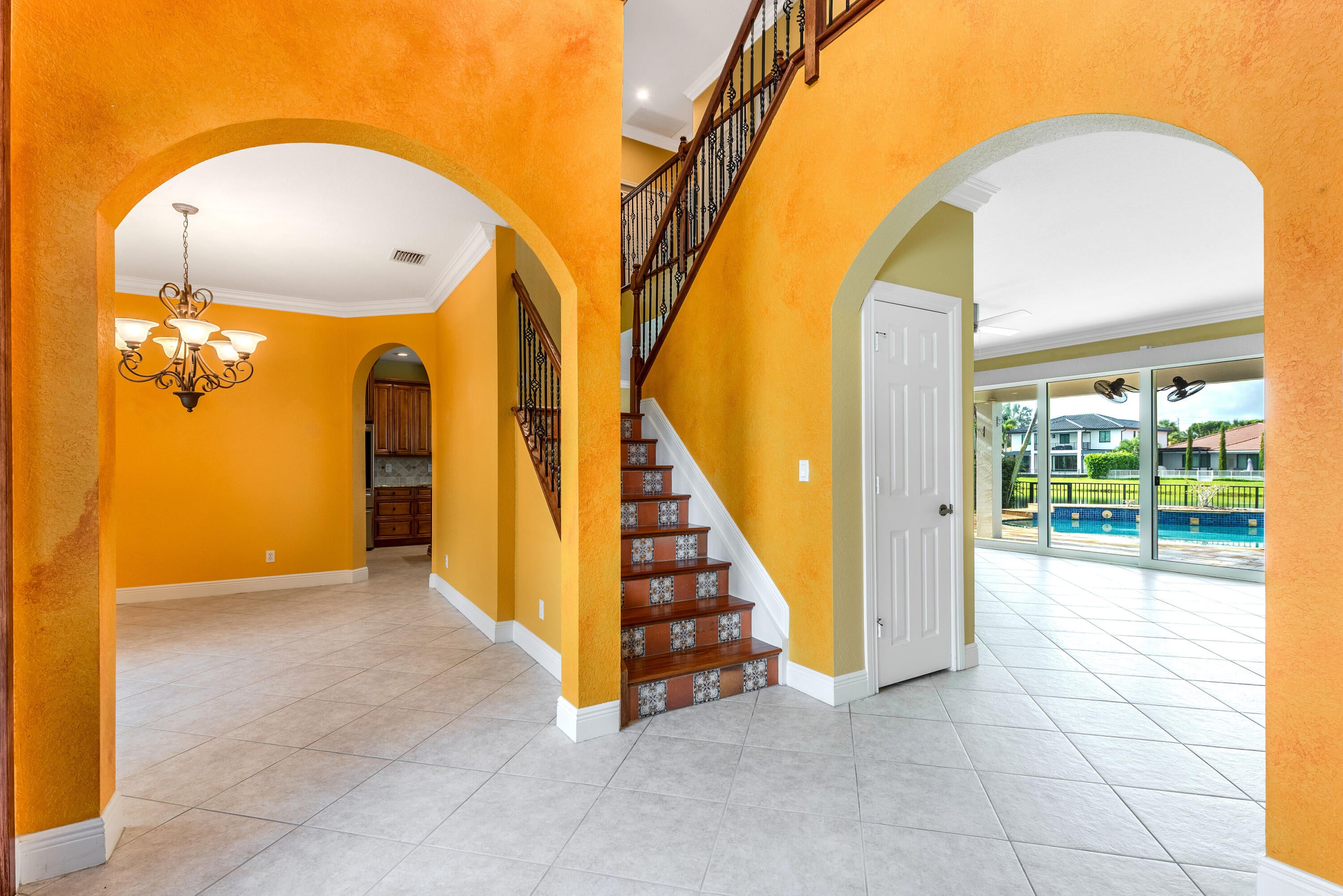 112 ISOLA Circle