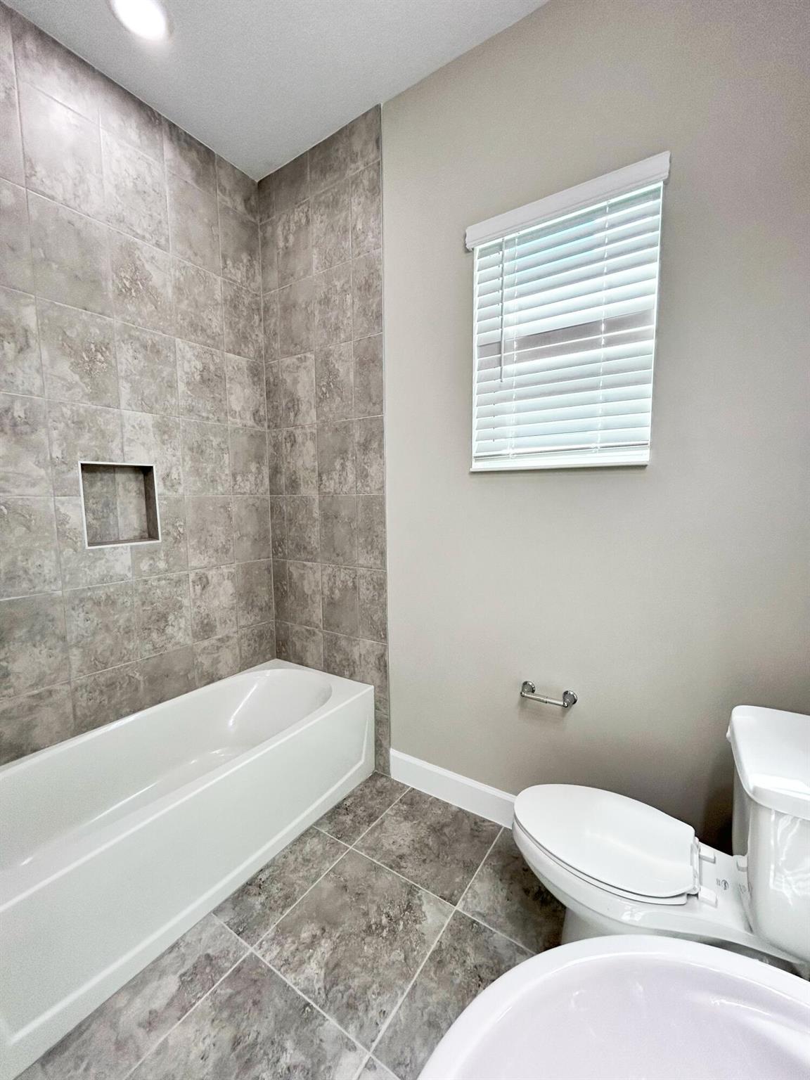 ORCHARDS OF WESTLAKE - Residential Lease