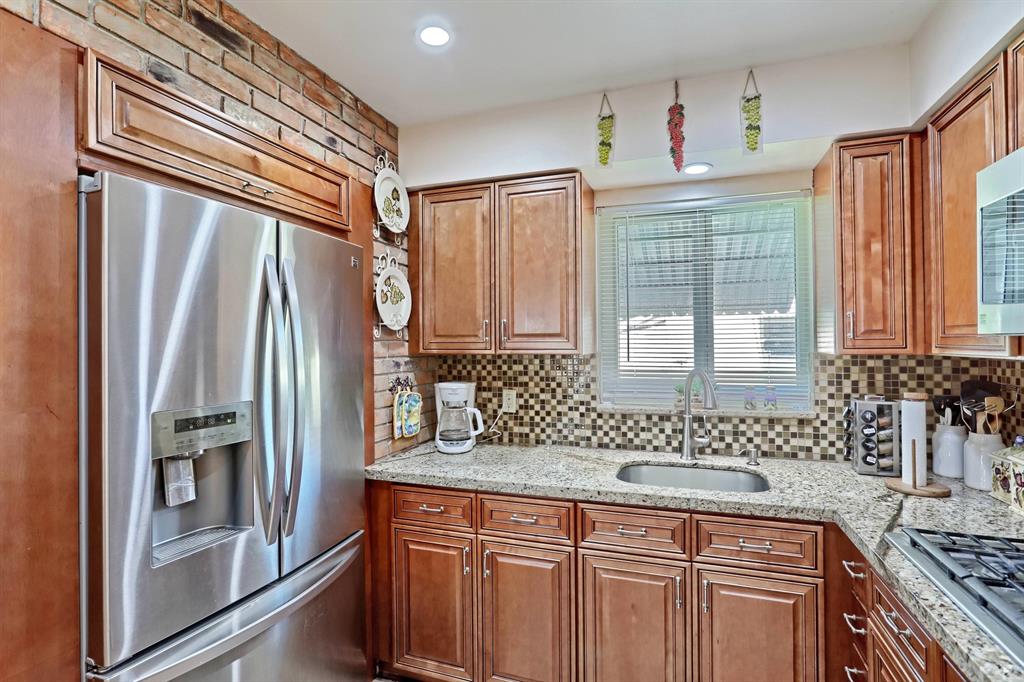 BAHAMA HEIGHTS - Residential