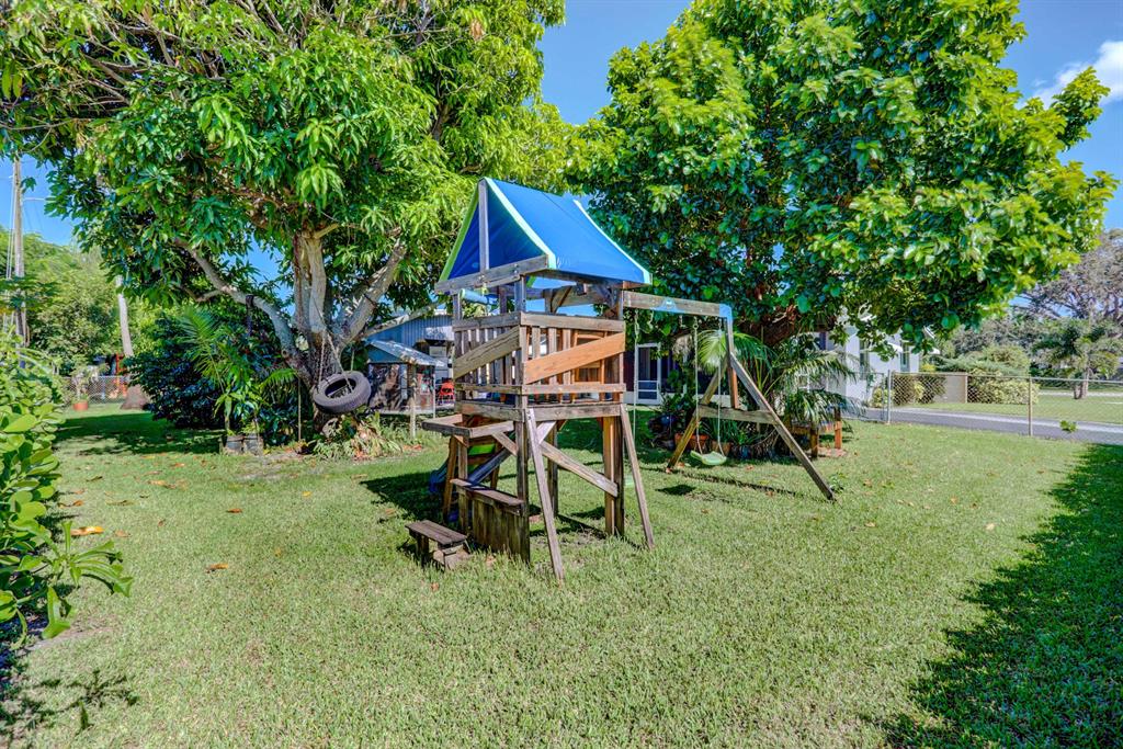 BAHAMA HEIGHTS - Residential