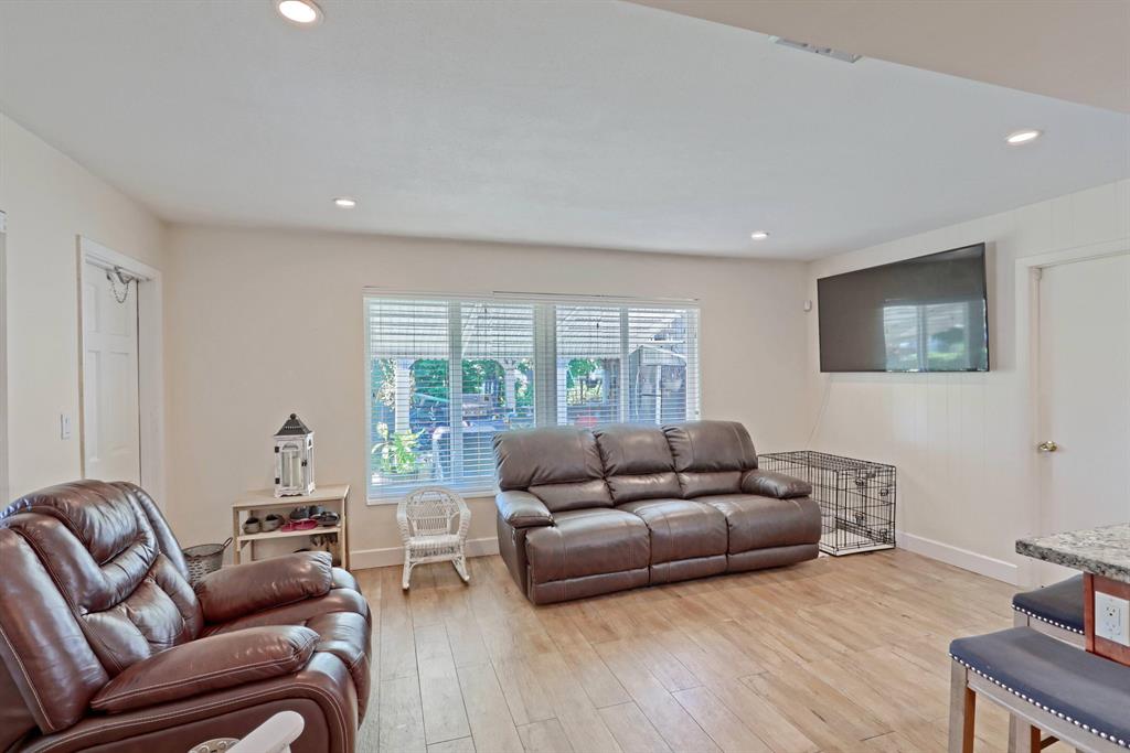 BAHAMA HEIGHTS - Residential