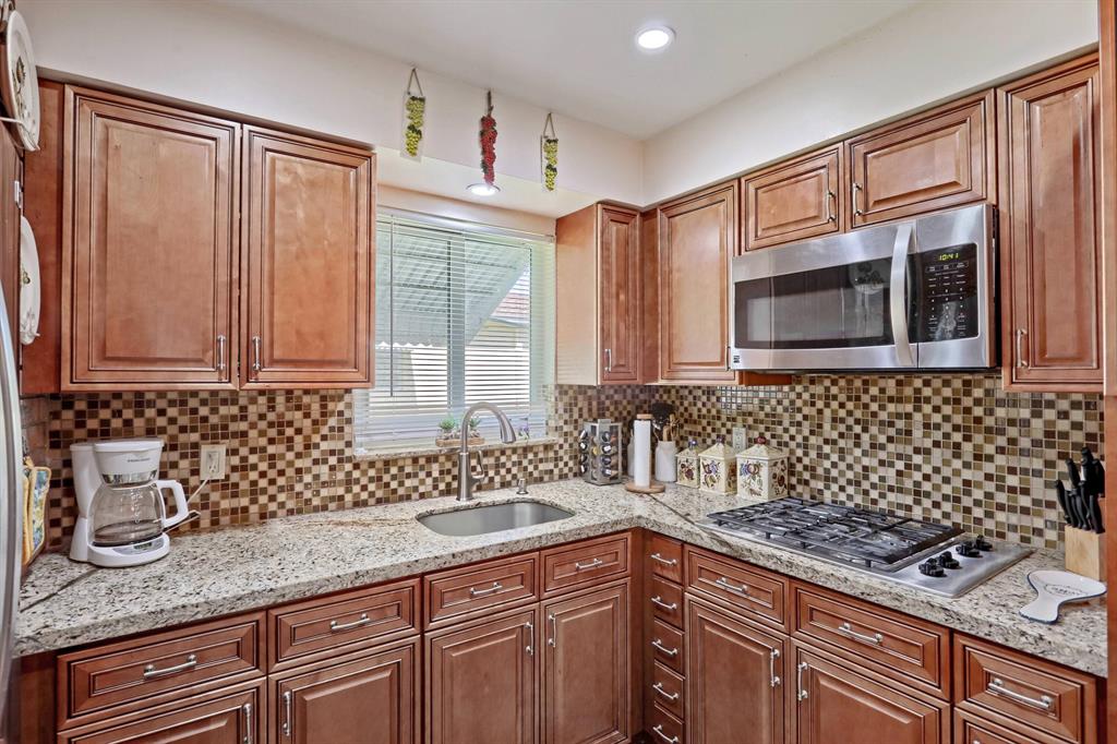 BAHAMA HEIGHTS - Residential