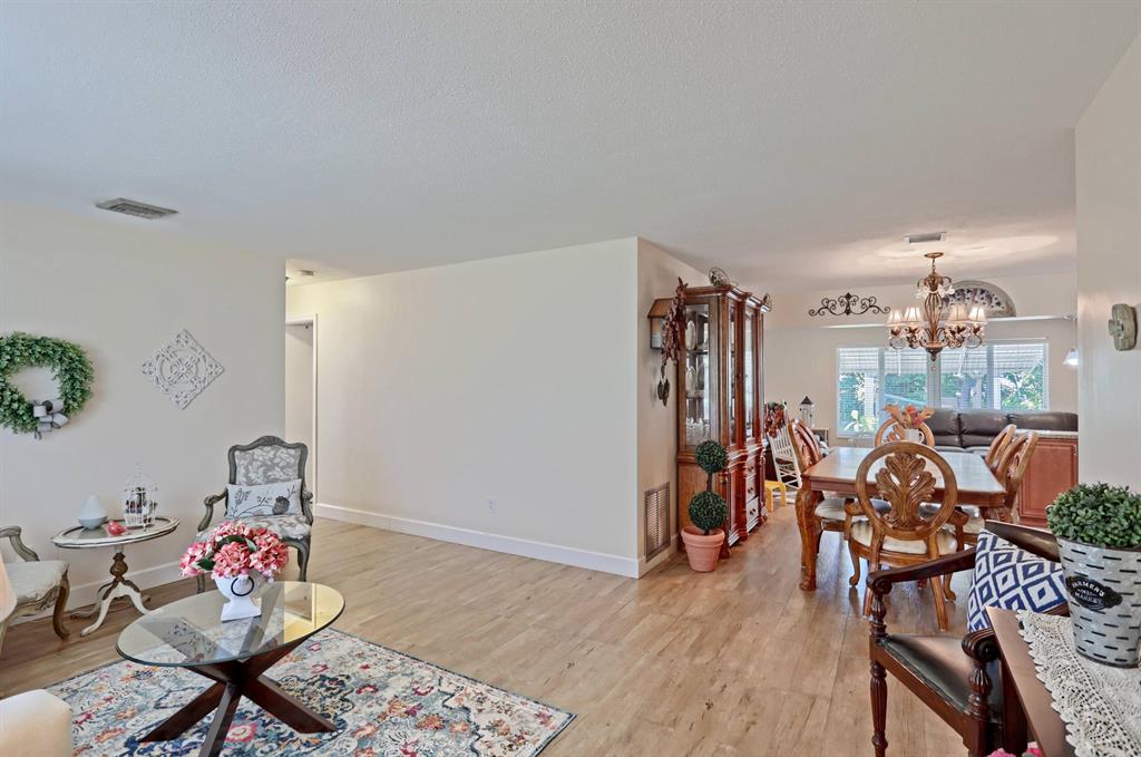 BAHAMA HEIGHTS - Residential