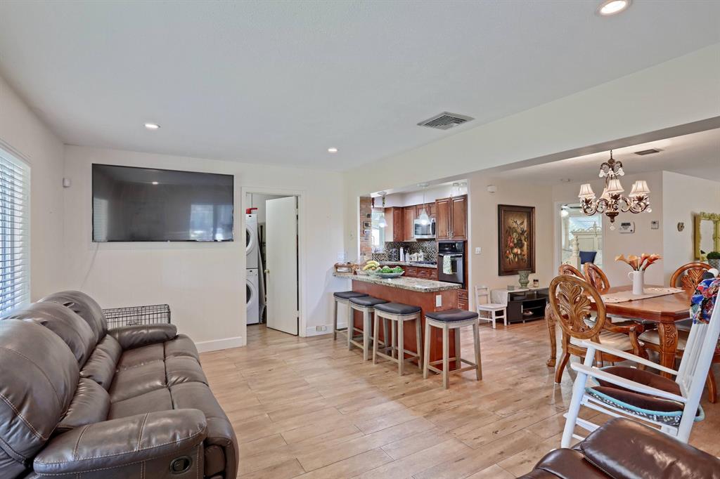 BAHAMA HEIGHTS - Residential