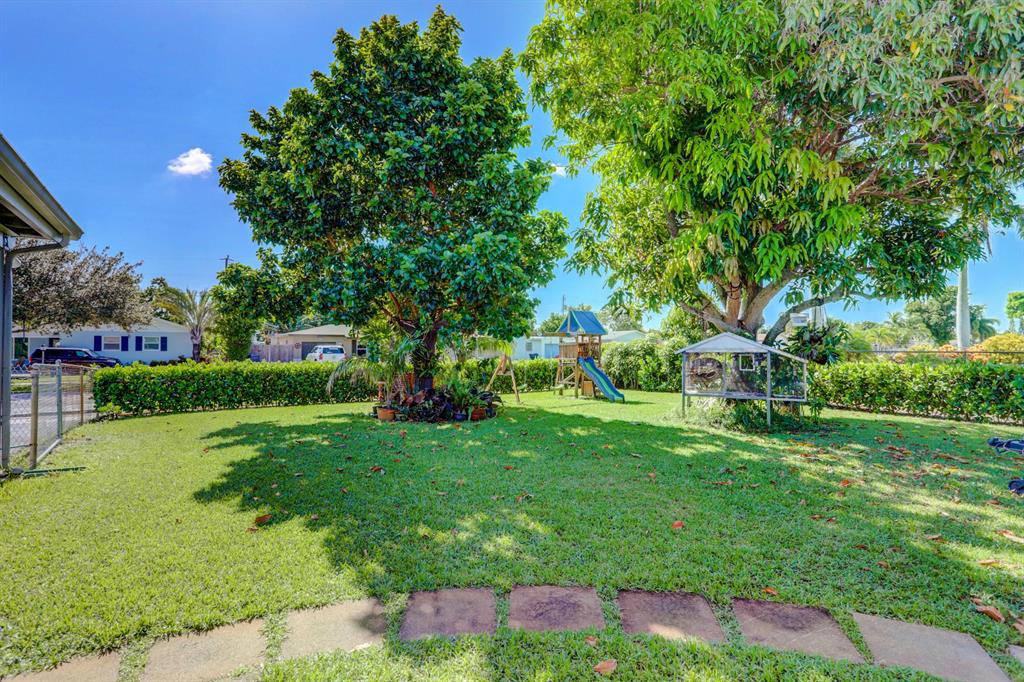 BAHAMA HEIGHTS - Residential