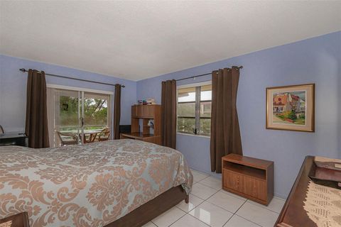 A home in Lauderdale Lakes