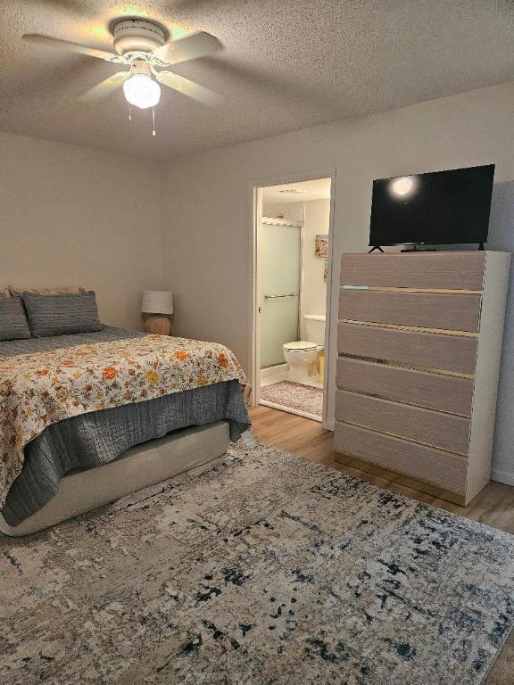 VILLAGE GREEN SUSSEX CONDO - Residential Lease