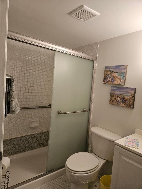 VILLAGE GREEN SUSSEX CONDO - Residential Lease