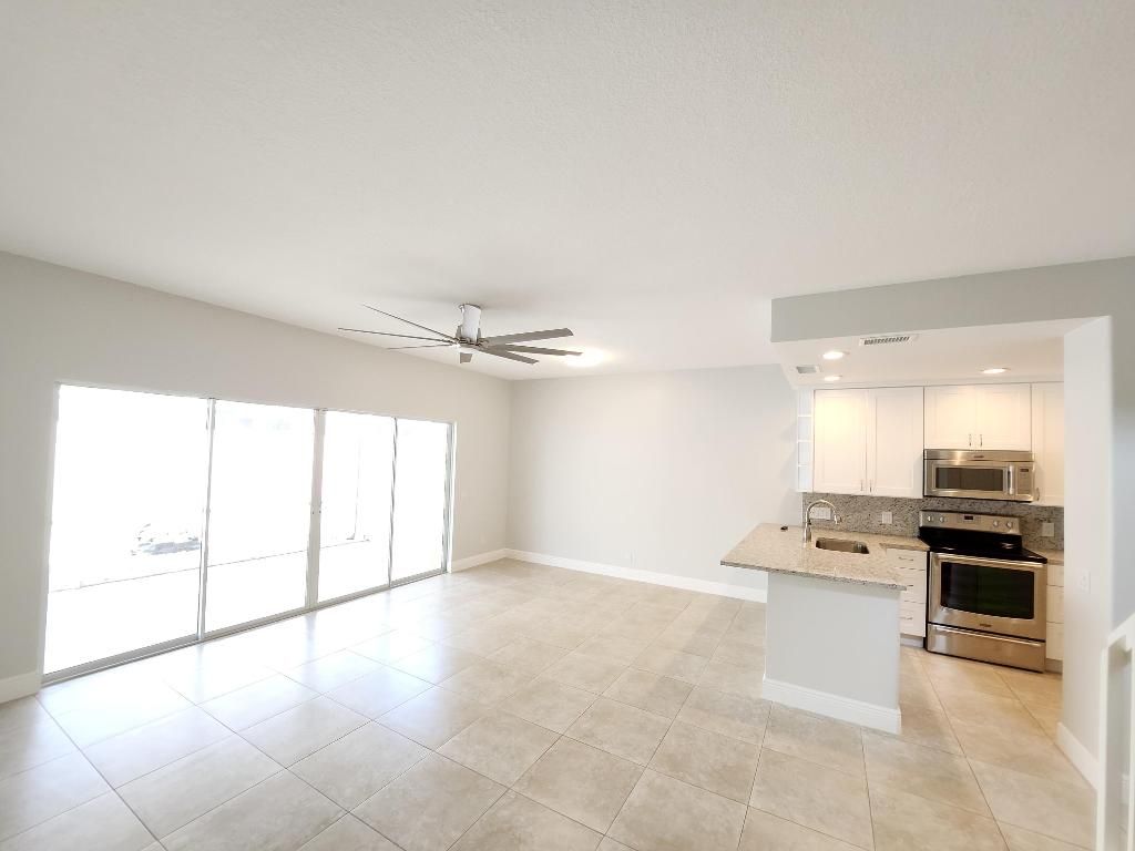 Photo of 23 Oakland Court, Tequesta, FL 33469 (MLS # R10992291)