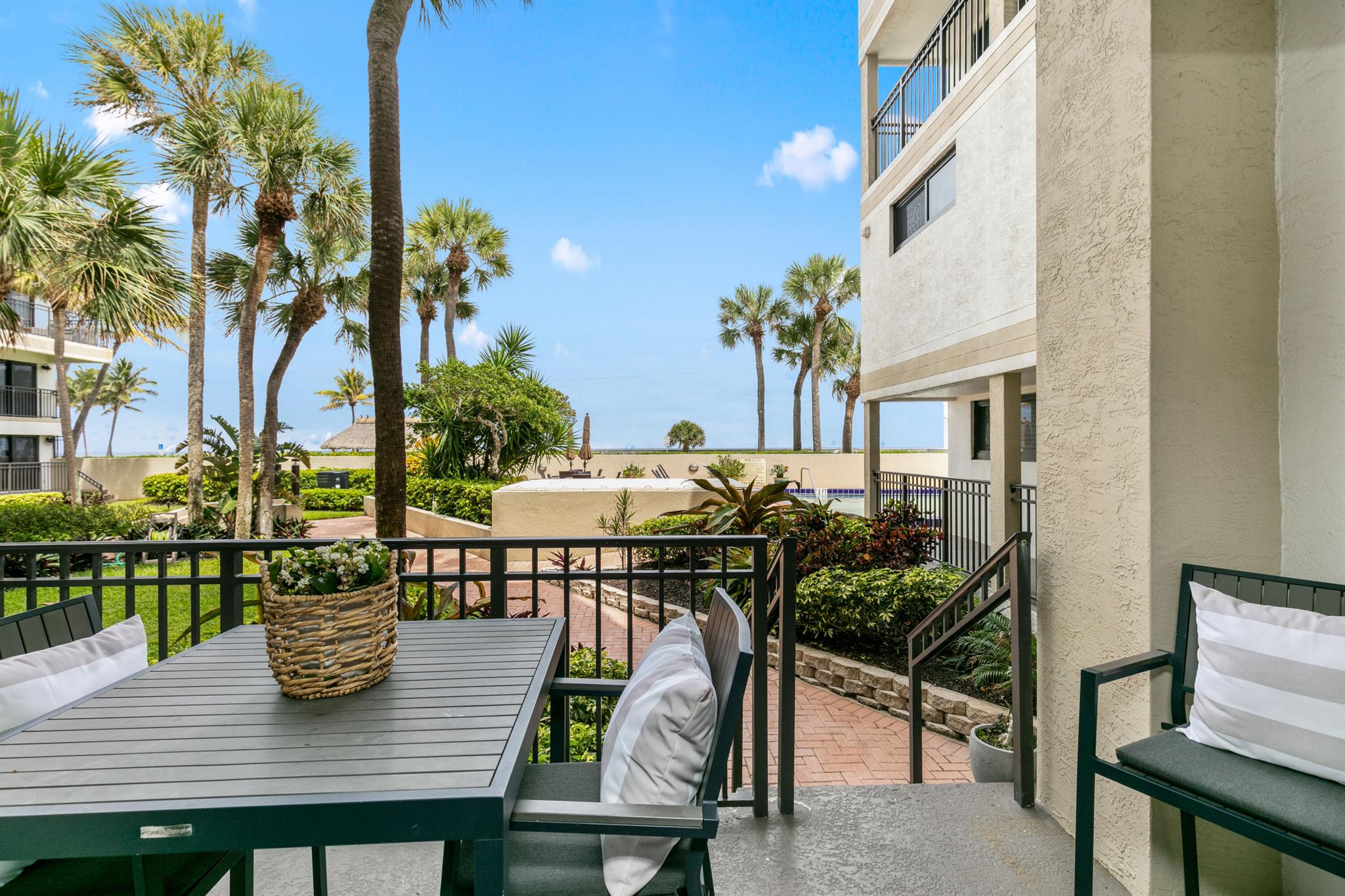 ISLAND POINT CONDO - Residential Lease