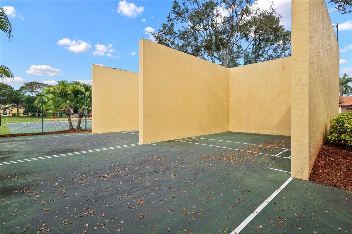 WOODBINE PAR E - Residential Lease