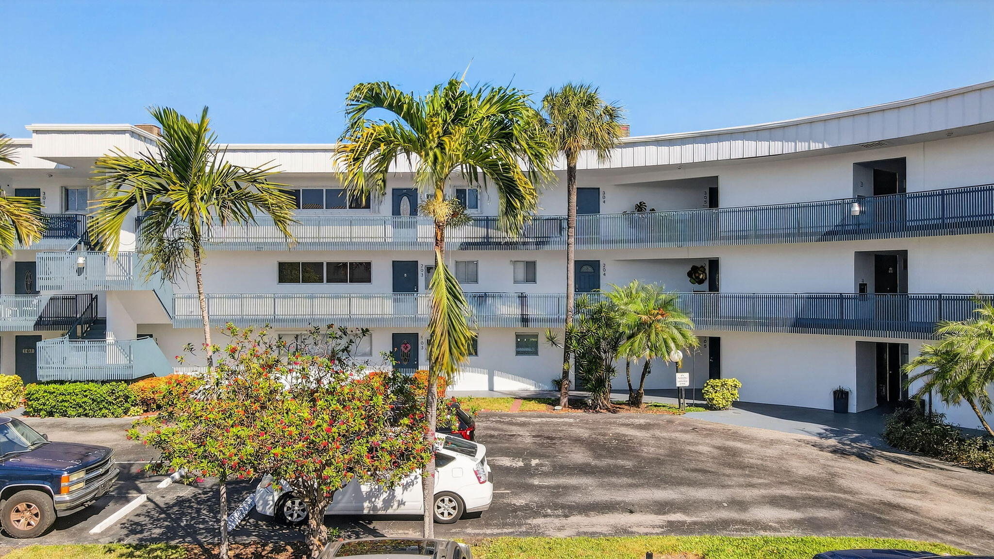 WATERWAY CLUB - Residential