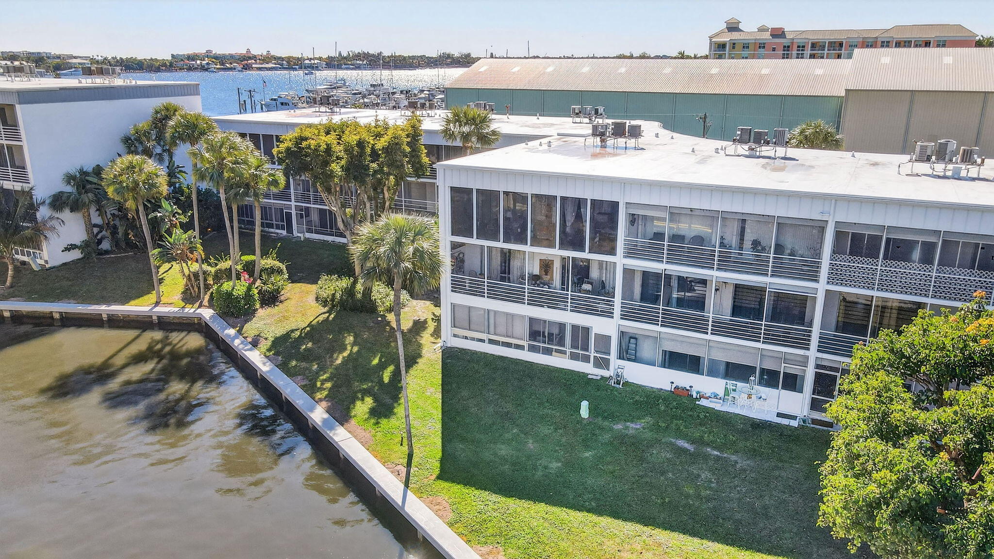 WATERWAY CLUB - Residential