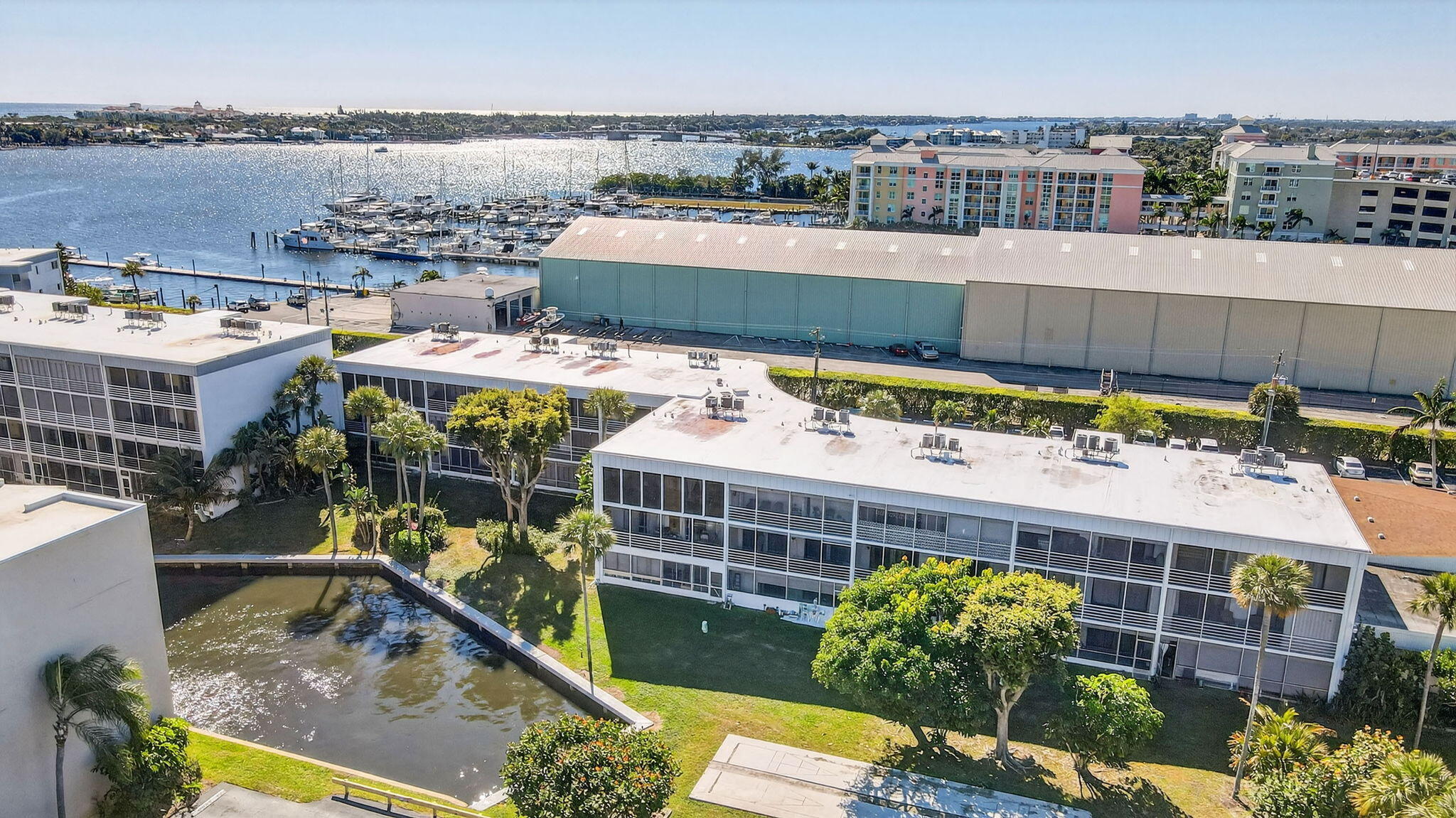 WATERWAY CLUB - Residential