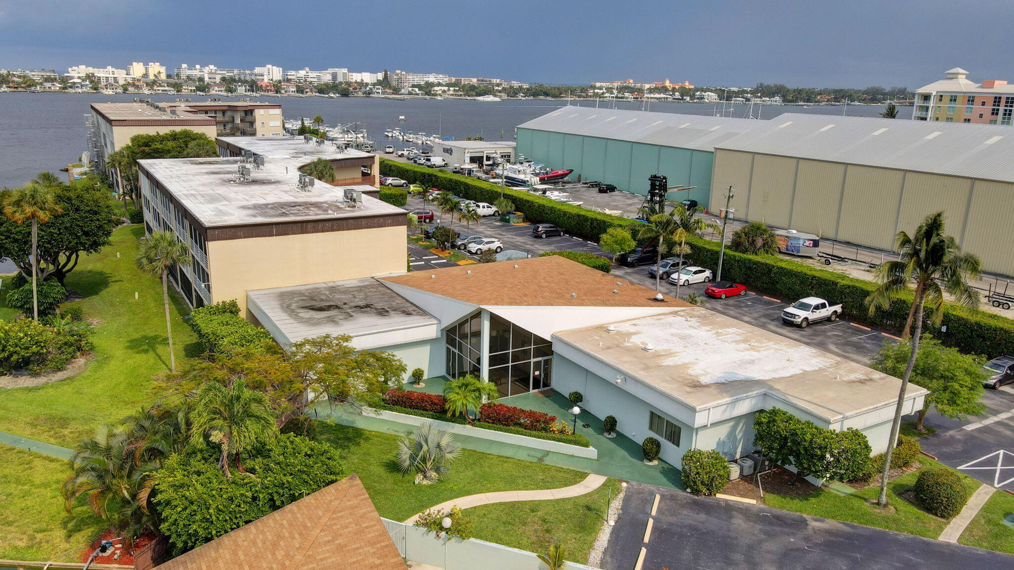 WATERWAY CLUB - Residential