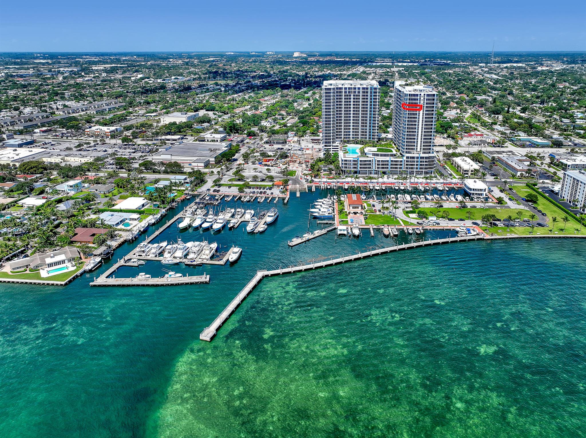 NAUTILUS 220 CONDOMINIUM - Residential