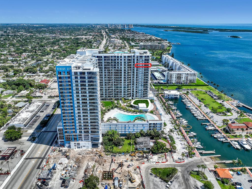 NAUTILUS 220 CONDOMINIUM - Residential