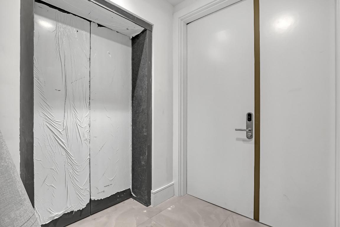 NAUTILUS 220 CONDOMINIUM - Residential