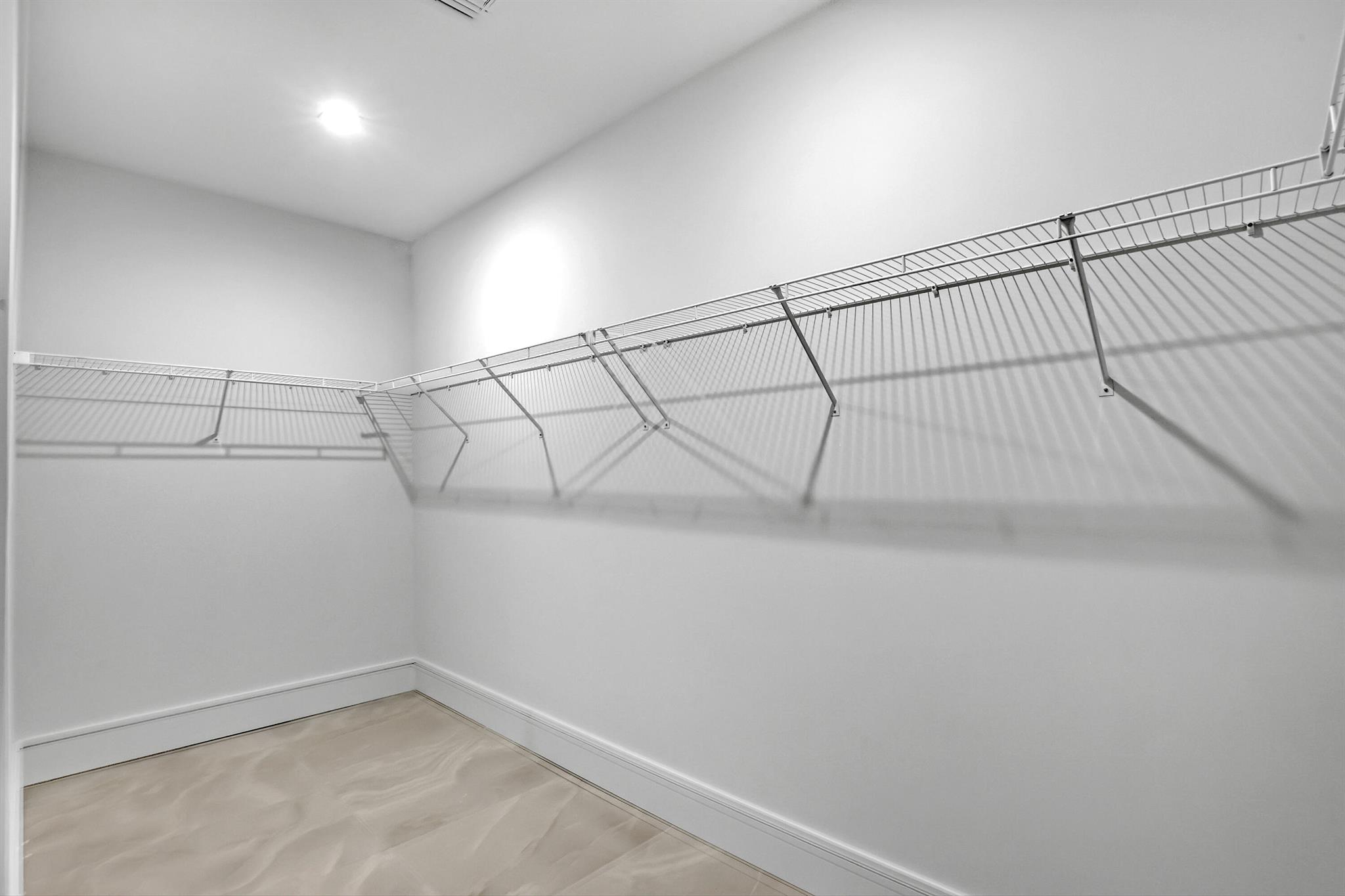 NAUTILUS 220 CONDOMINIUM - Residential