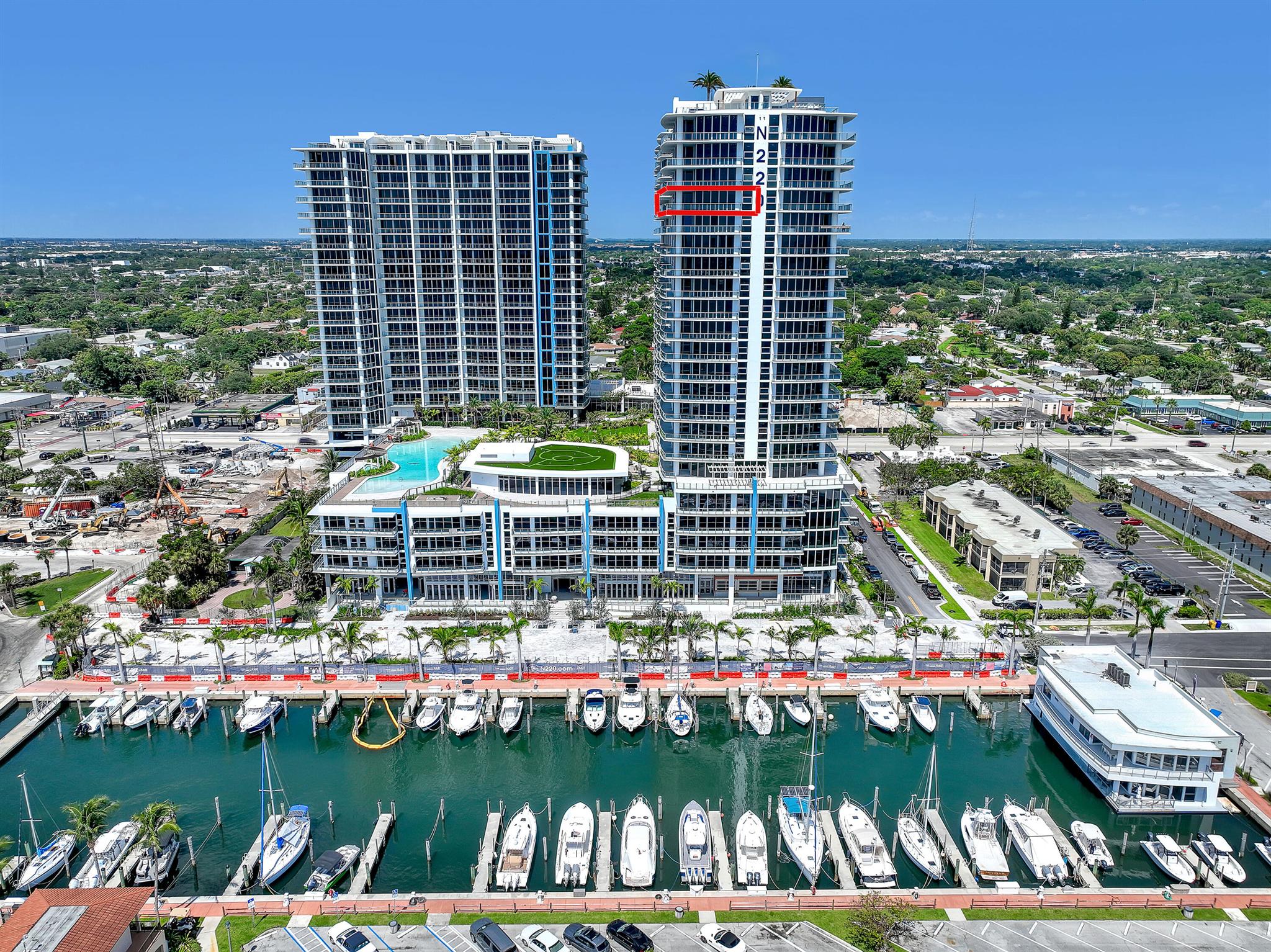 NAUTILUS 220 CONDOMINIUM - Residential