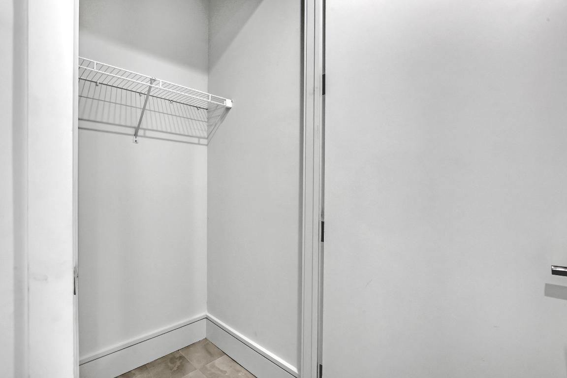 NAUTILUS 220 CONDOMINIUM - Residential