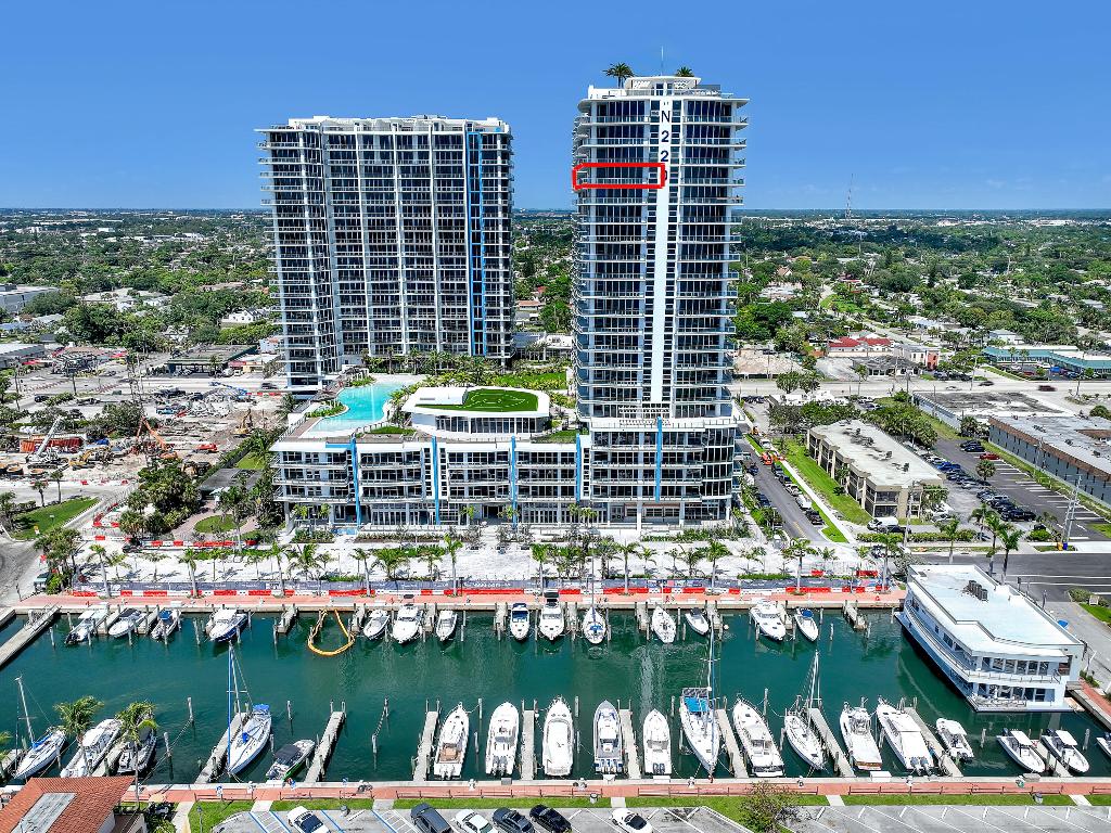 NAUTILUS 220 CONDOMINIUM - Residential