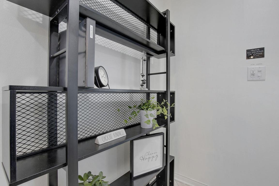 LAUDER-GATE - Residential Lease