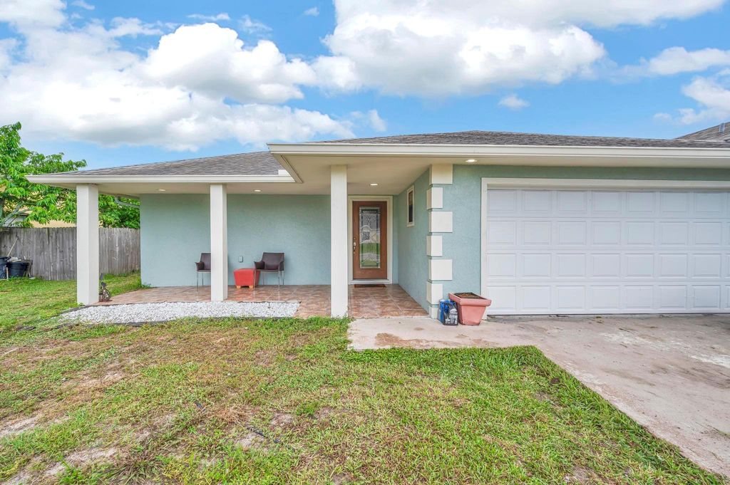 Photo of 182 NW Broadview Street, Port Saint Lucie, FL 34983 (MLS # R11008973)