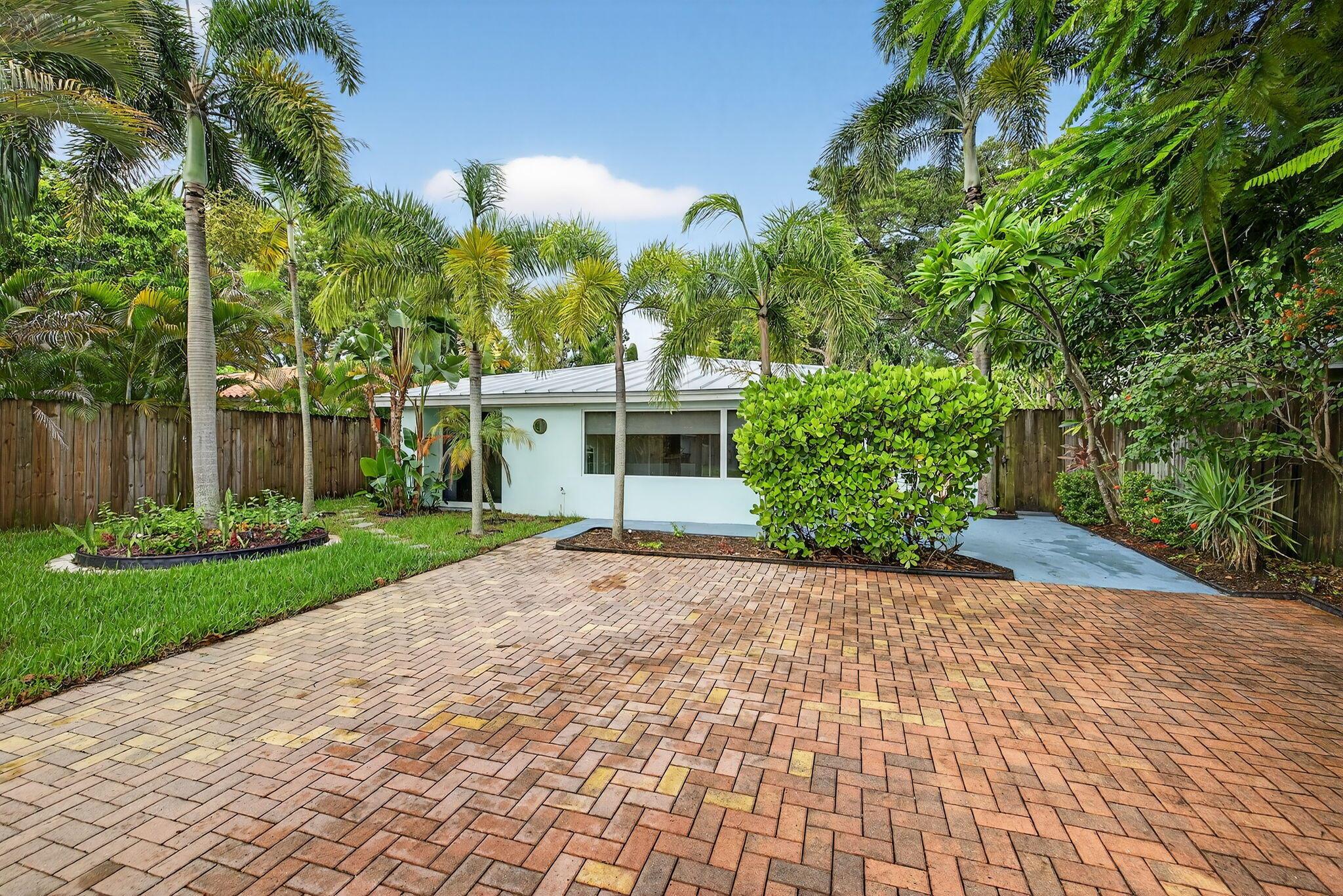 Sunrise on 1st presents a rare duplex offering in the heart of Fort Lauderdale, blending versatile living arrangements with strong income potential. Situated less than two miles from the beach and the vibrant Las Olas corridor, the property enjoys a prime location with immediate access to lifestyle amenities, shopping, dining, and major employment centers.Property OverviewThe front residence is a well-appointed two-bedroom, one-bathroom home with open living spaces, while the rear residence is a private one-bedroom, one-bathroom unit featuring a dedicated deck--perfect for enjoying the outdoors. Both units are equipped with in-unit washers and dryers, a highly desirable feature for renters.