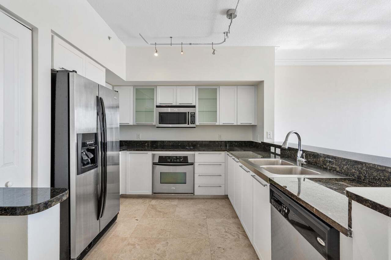 Astor - Residential Lease