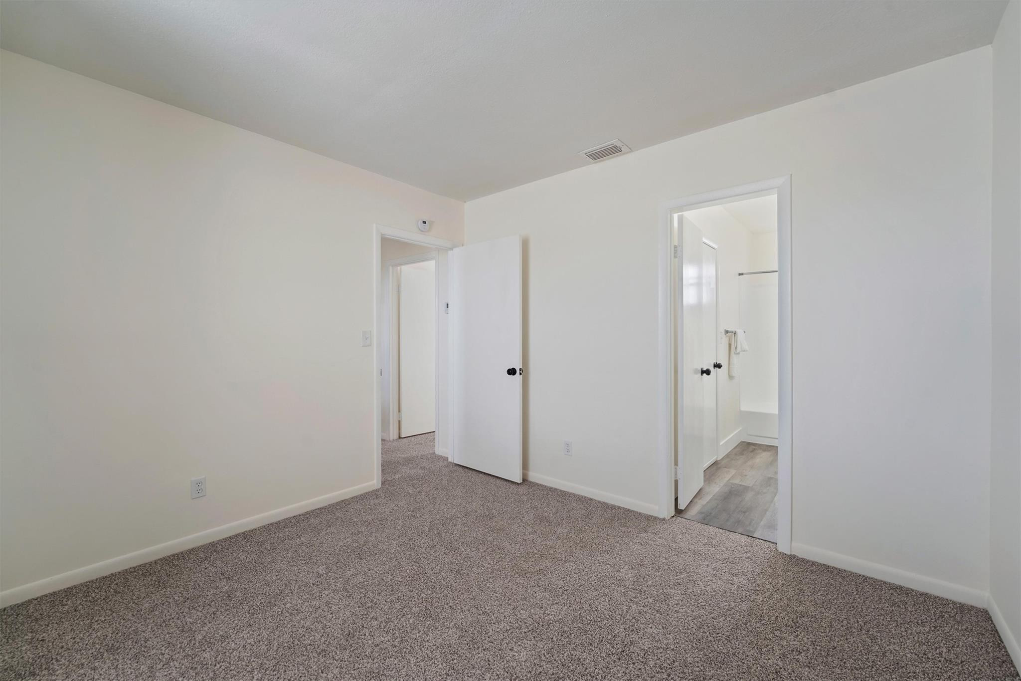 VILLAS AT WOODLAND GREENS - Residential