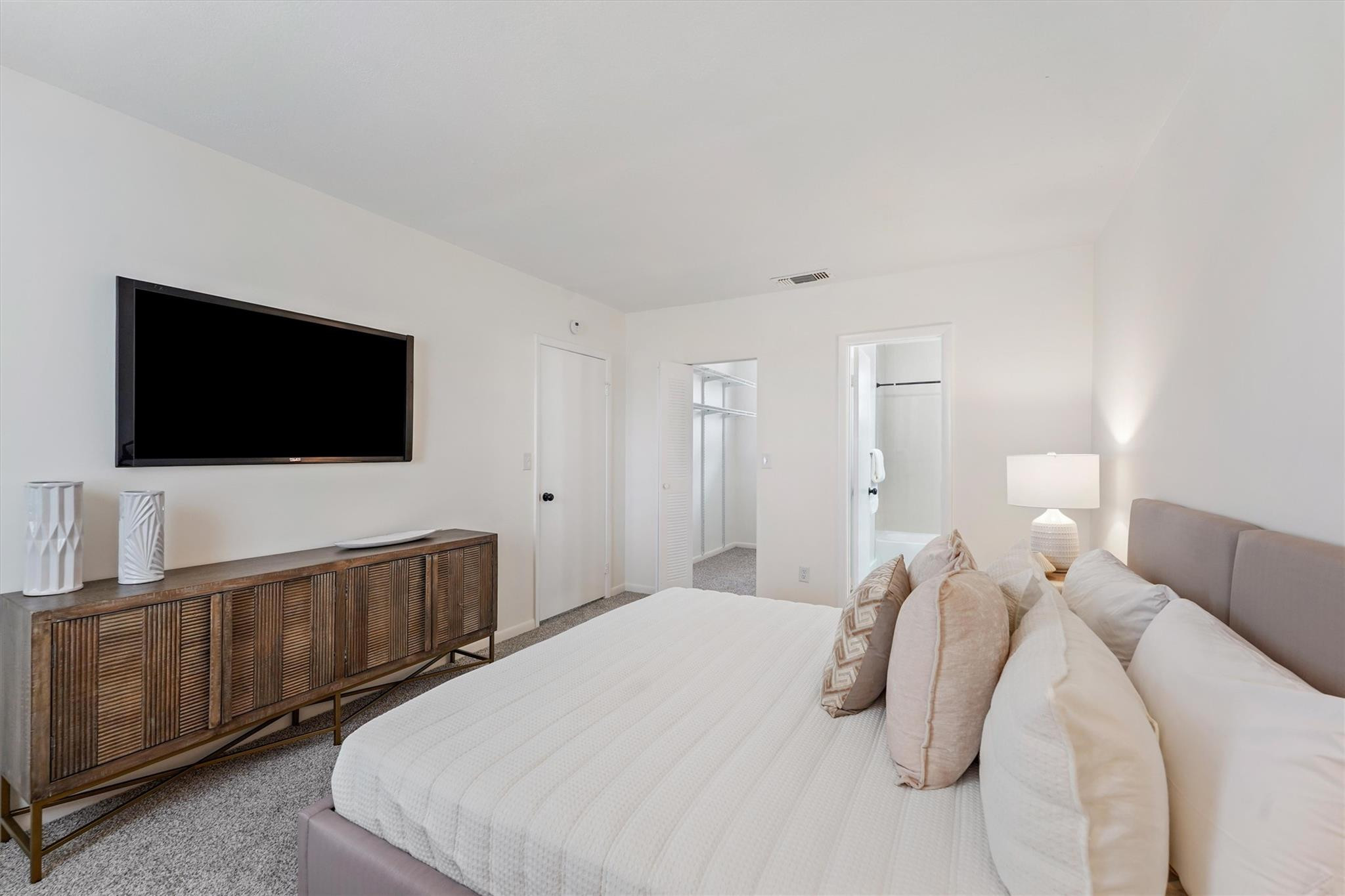 VILLAS AT WOODLAND GREENS - Residential