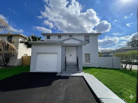 5916 Woodland Point Place Tamarac FL 33319