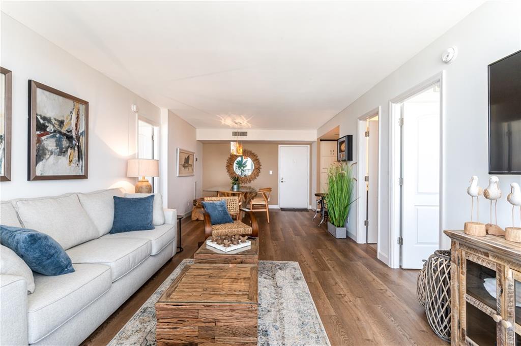 Silver Thatch - Residential