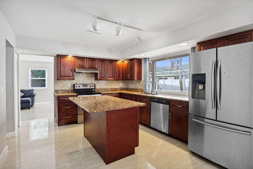 Photo of 9917 Moss Pond Drive, Boca Raton, FL 33496 (MLS # R10953496)