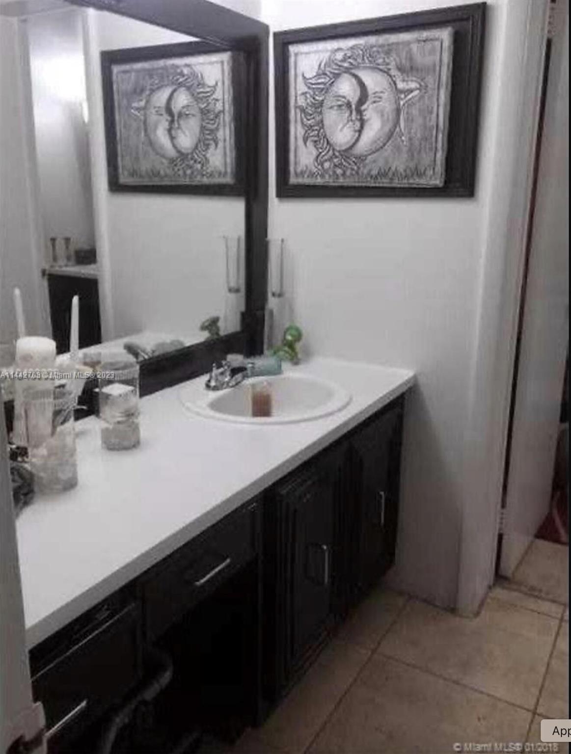 484 NW 165th St Road Street A211