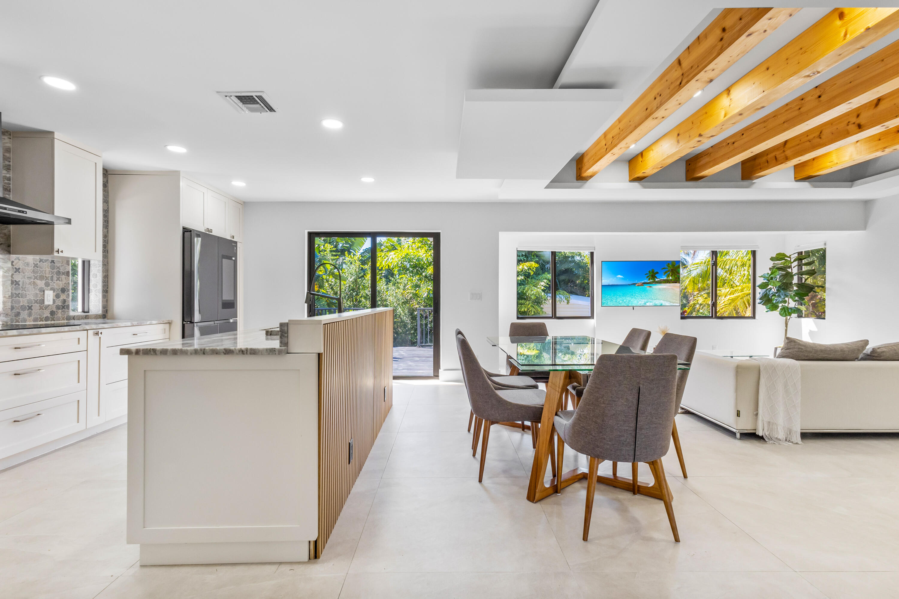 501 NW High St Street