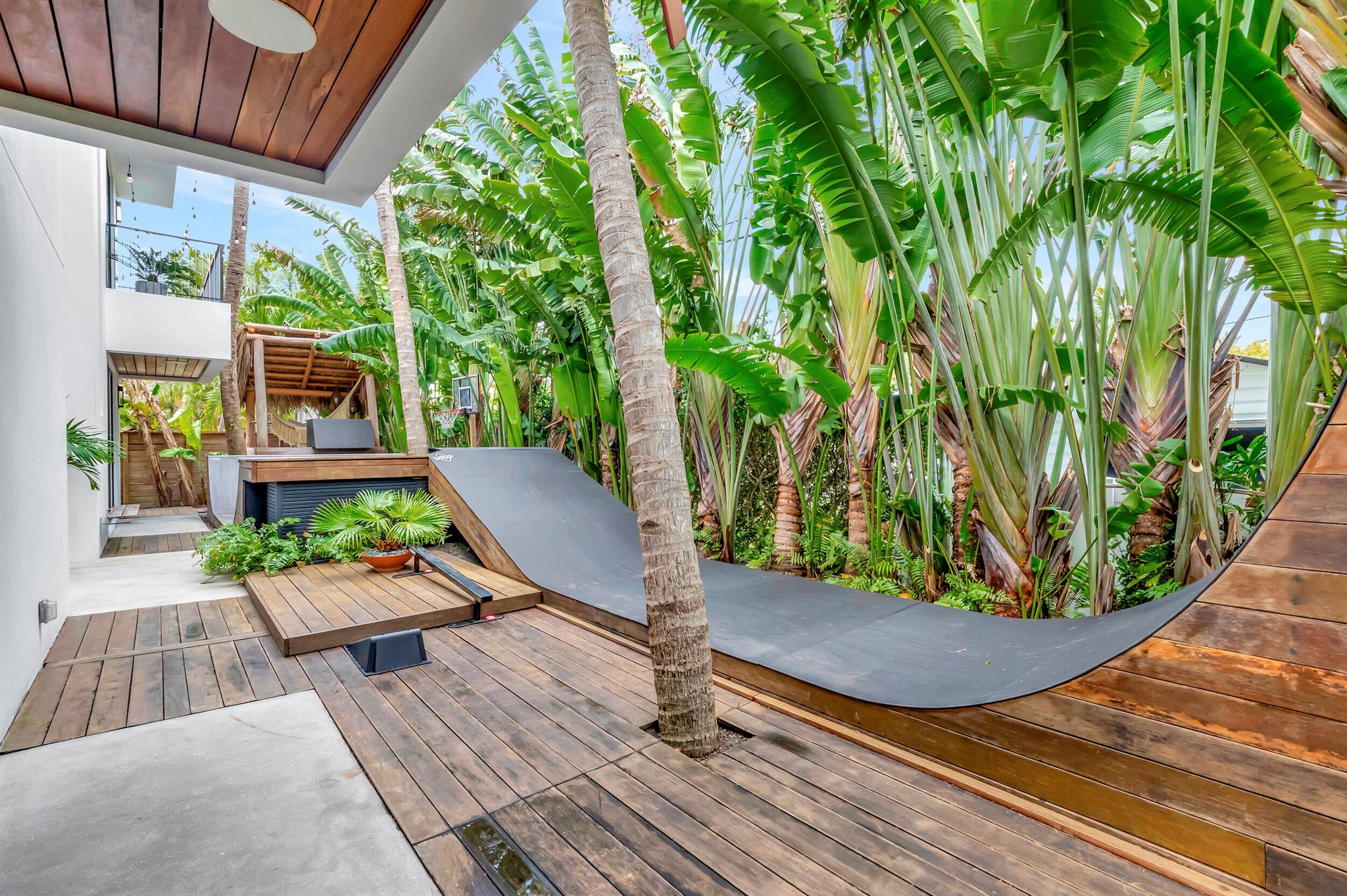 HILLSBORO SHORES SEC - Residential
