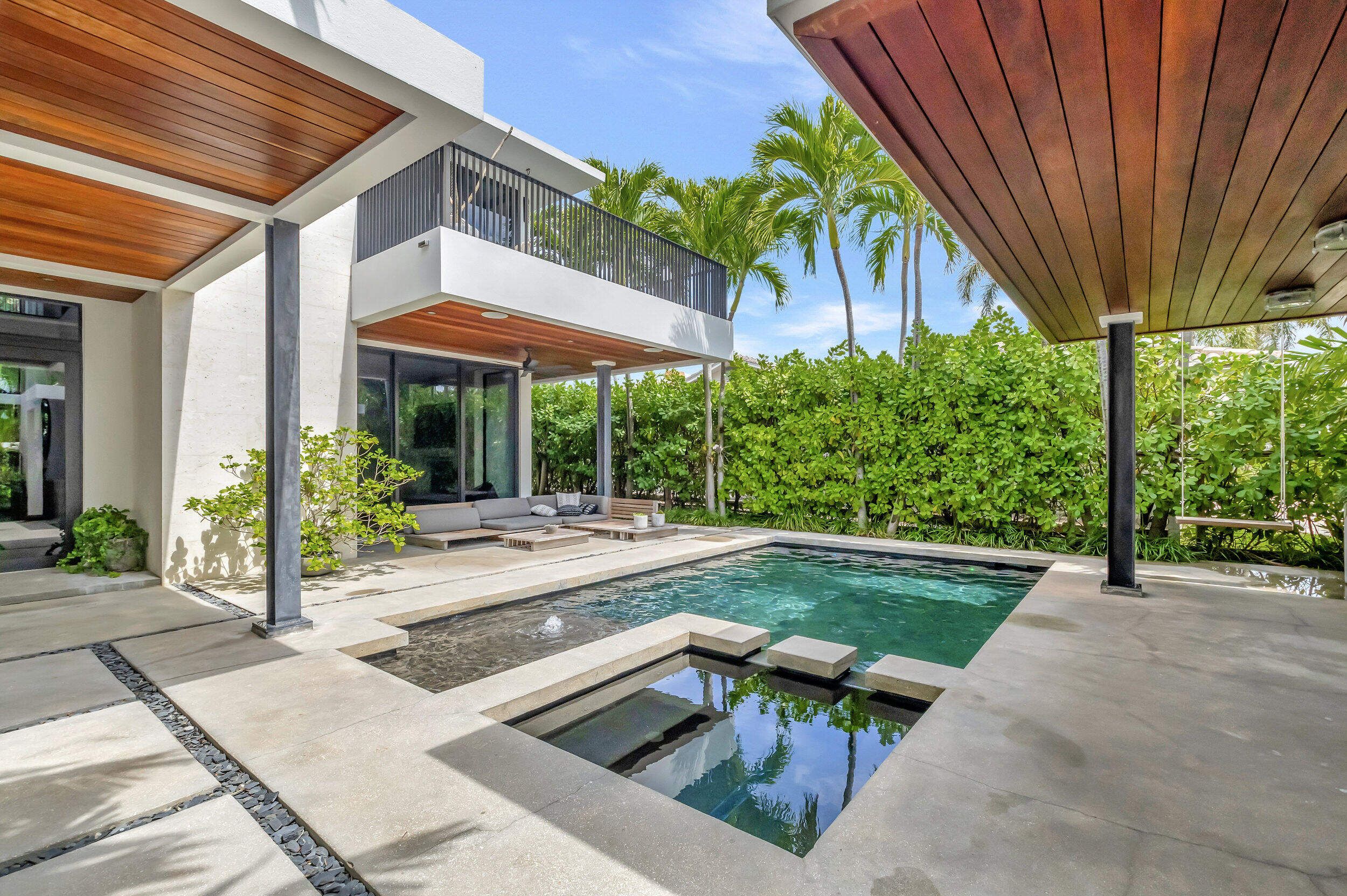 HILLSBORO SHORES SEC - Residential