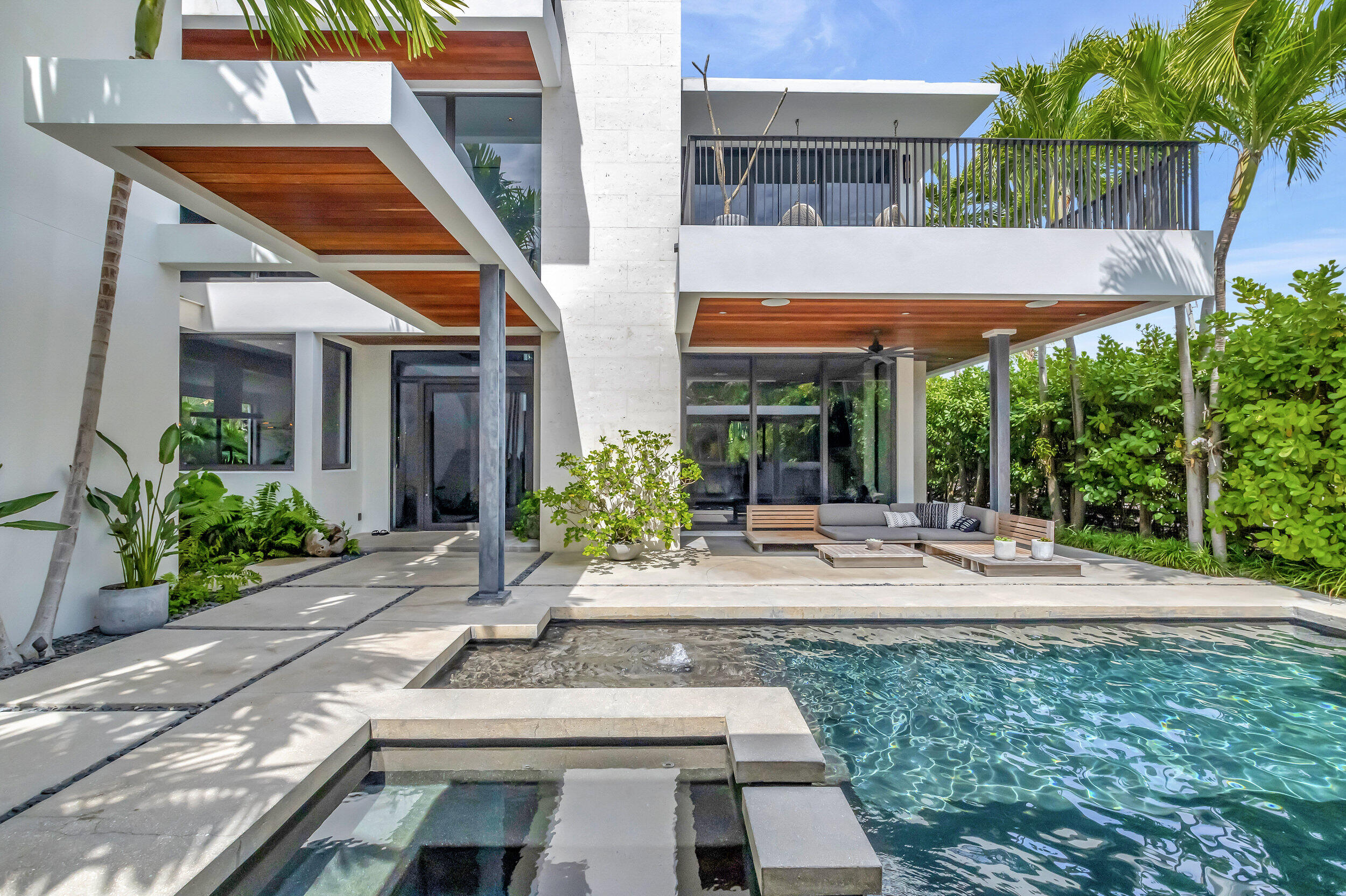 HILLSBORO SHORES SEC - Residential