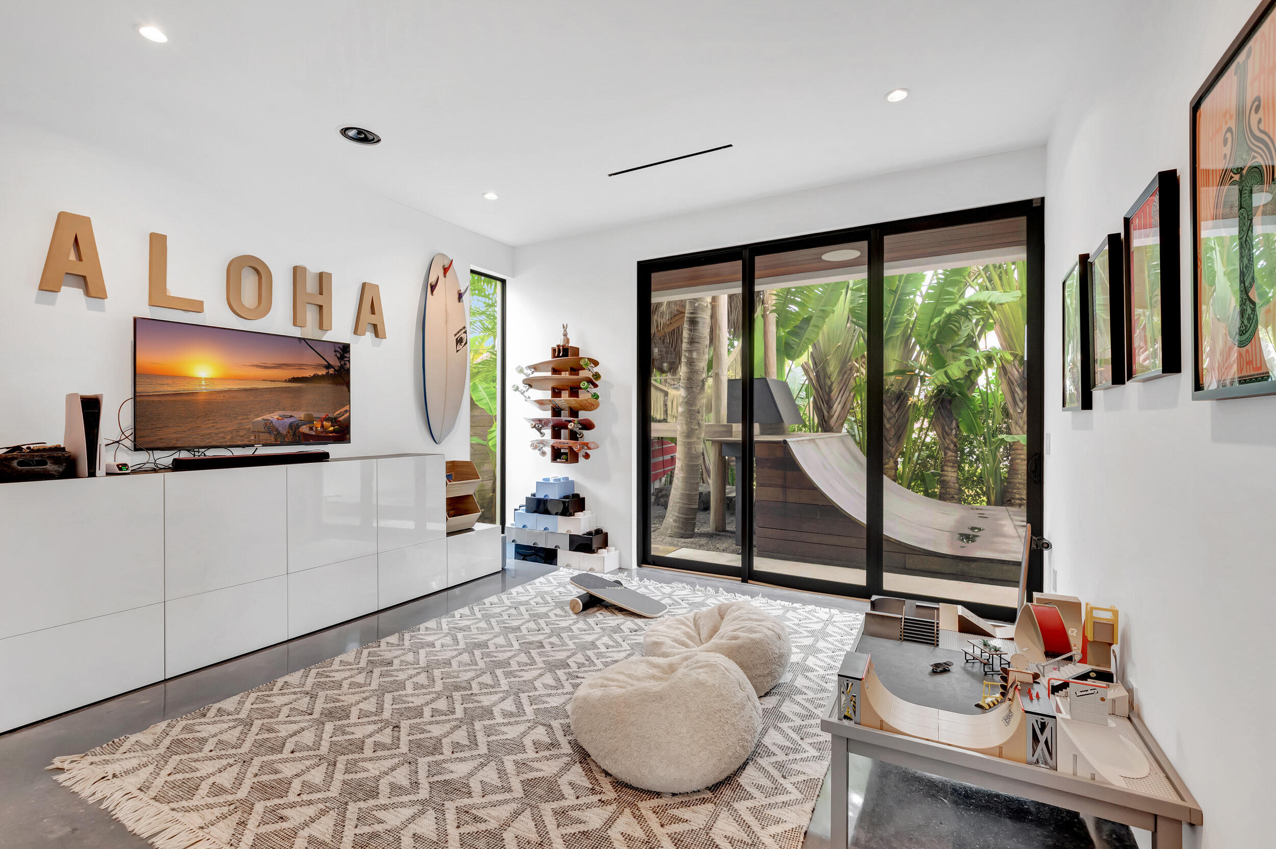 HILLSBORO SHORES SEC - Residential