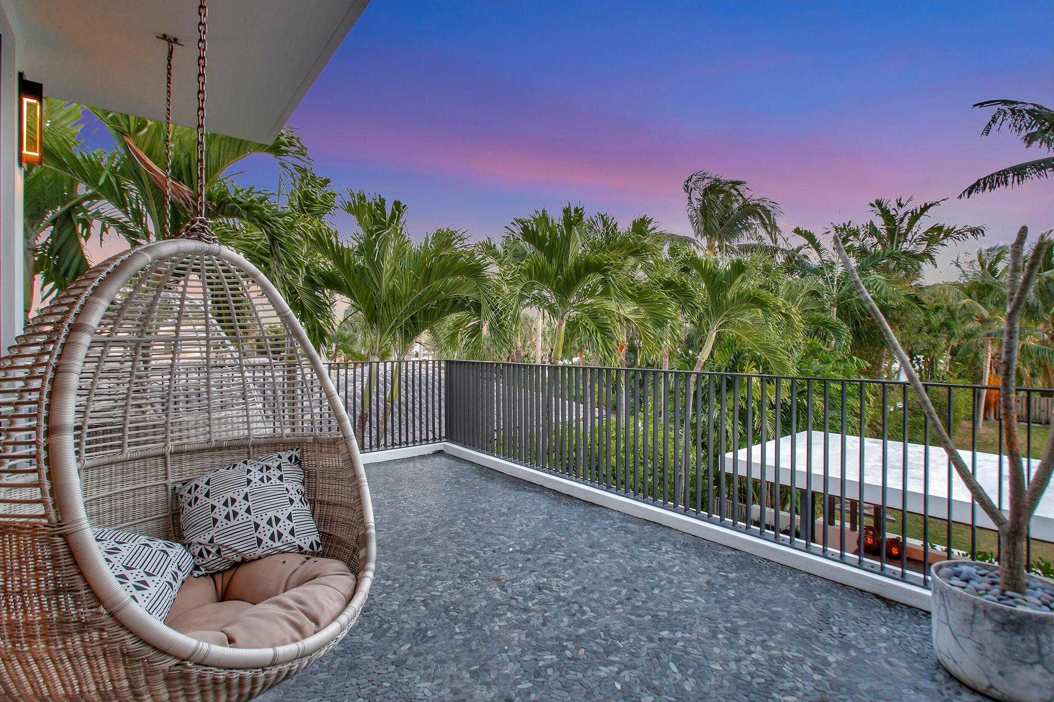 HILLSBORO SHORES SEC - Residential