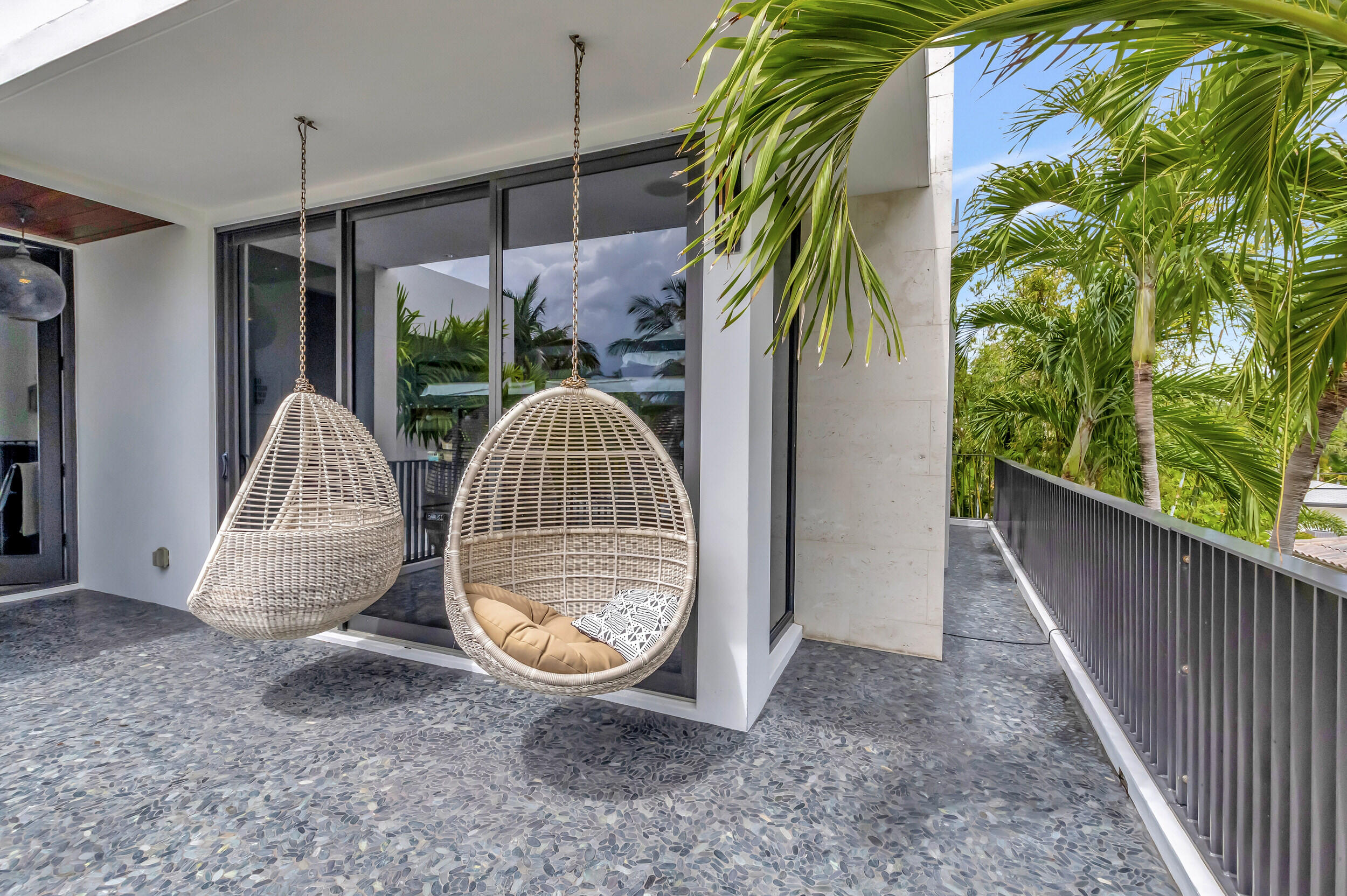 HILLSBORO SHORES SEC - Residential