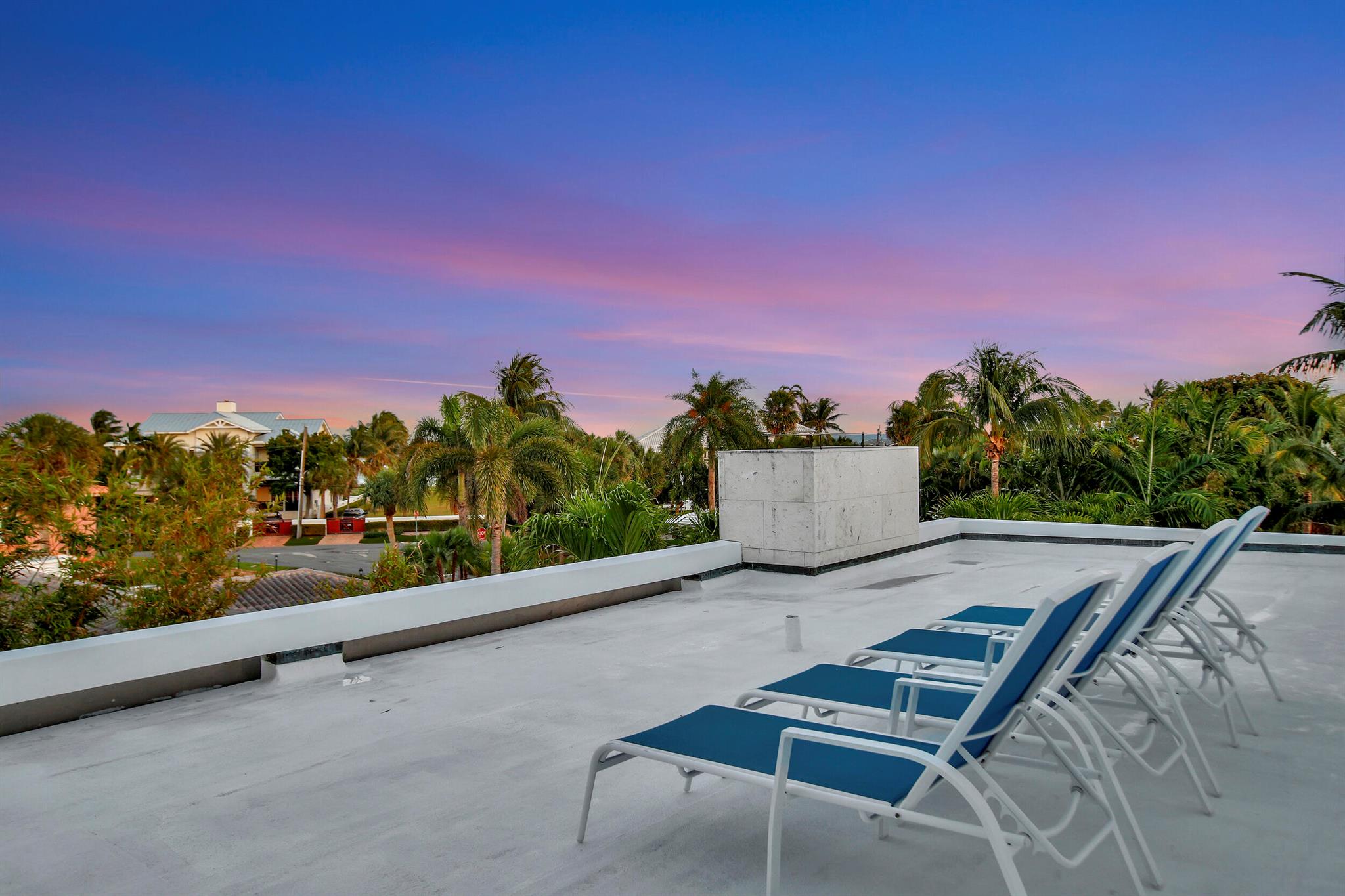 HILLSBORO SHORES SEC - Residential